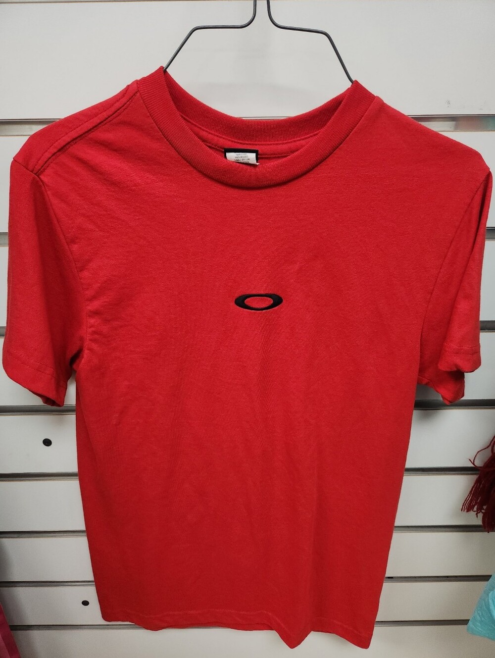 Vintage Oakley Center Logo Embroidered Red Shirt Small Y2K Tee